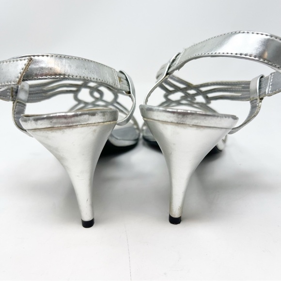FIONI NIGHT SILVER DRESSY FAUX LEATHER SANDALS HEELS WOMENS SZ 9 - Picture 5 of 7
